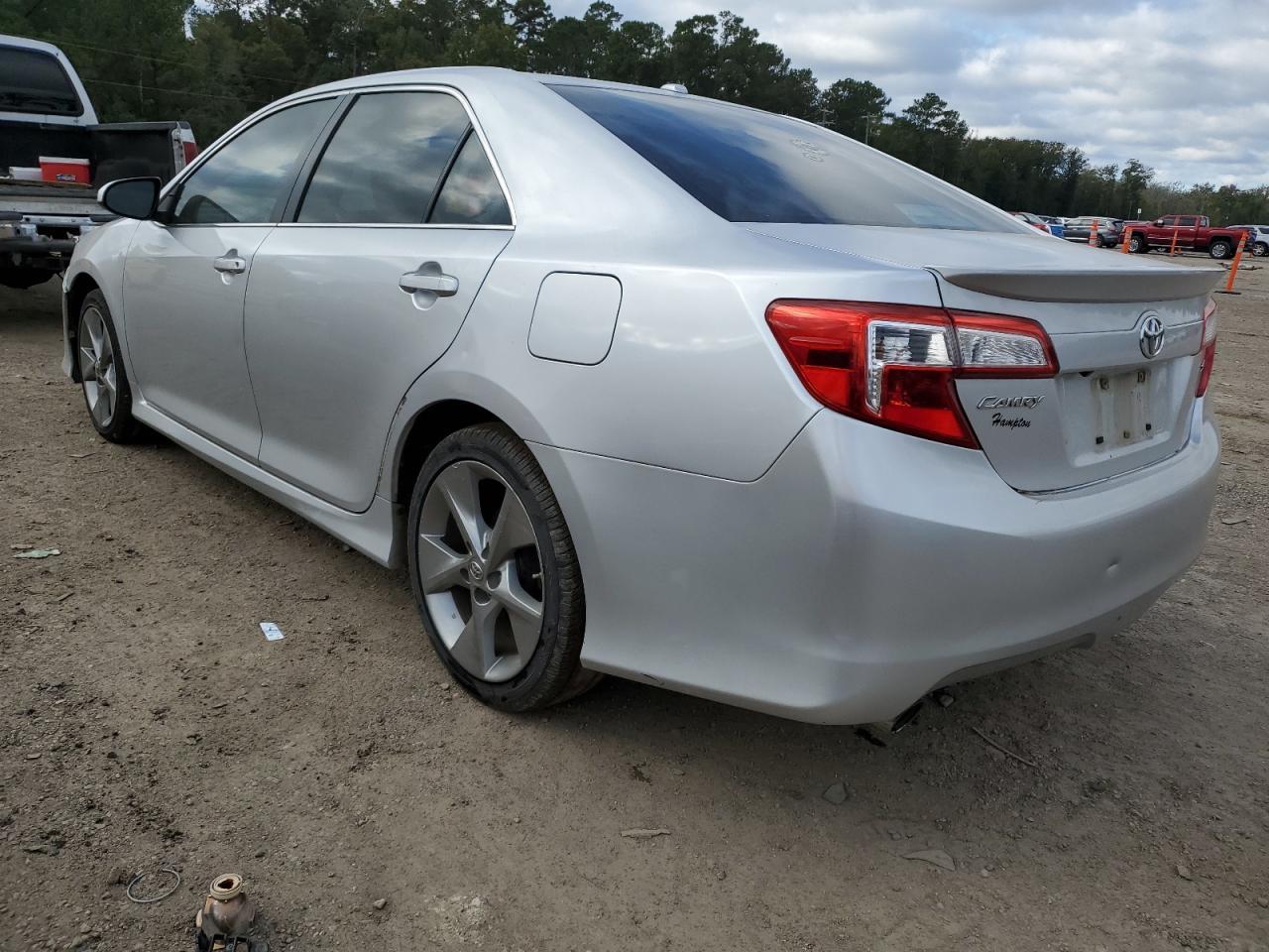 2012 Toyota Camry Se - Фото 2