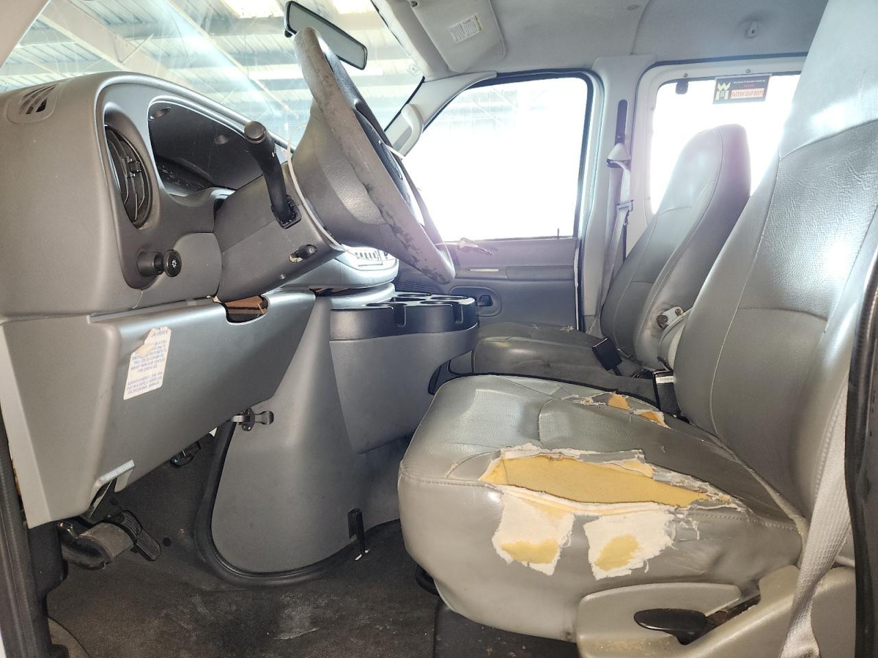 2006 Ford Econoline E150 Wagon - Фото 7