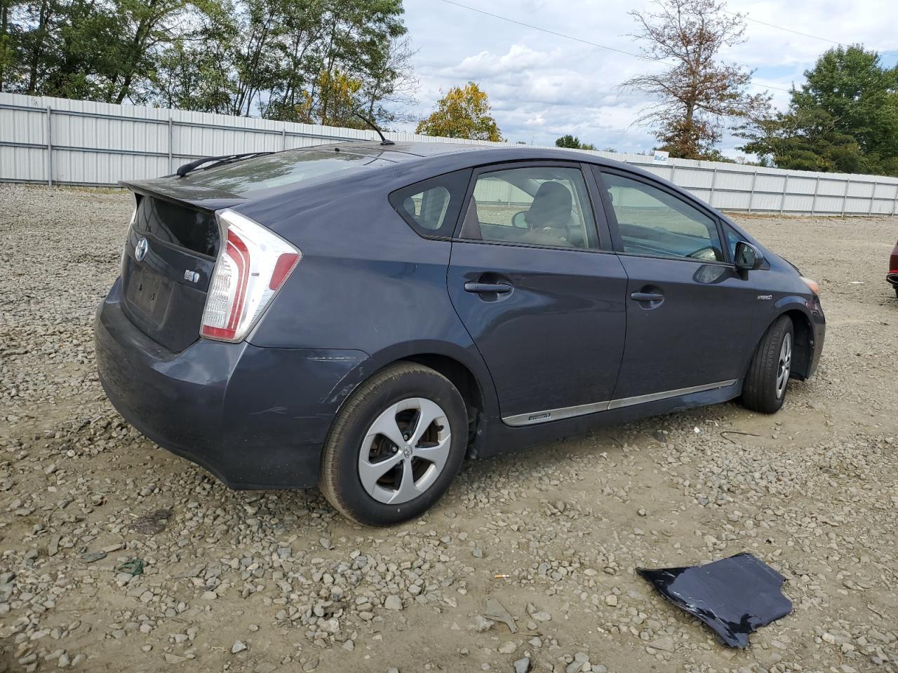 2014 Toyota Prius - Image 3