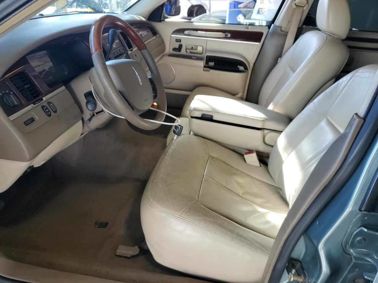 2005 Lincoln Town Car Signature Limited - Фото 7