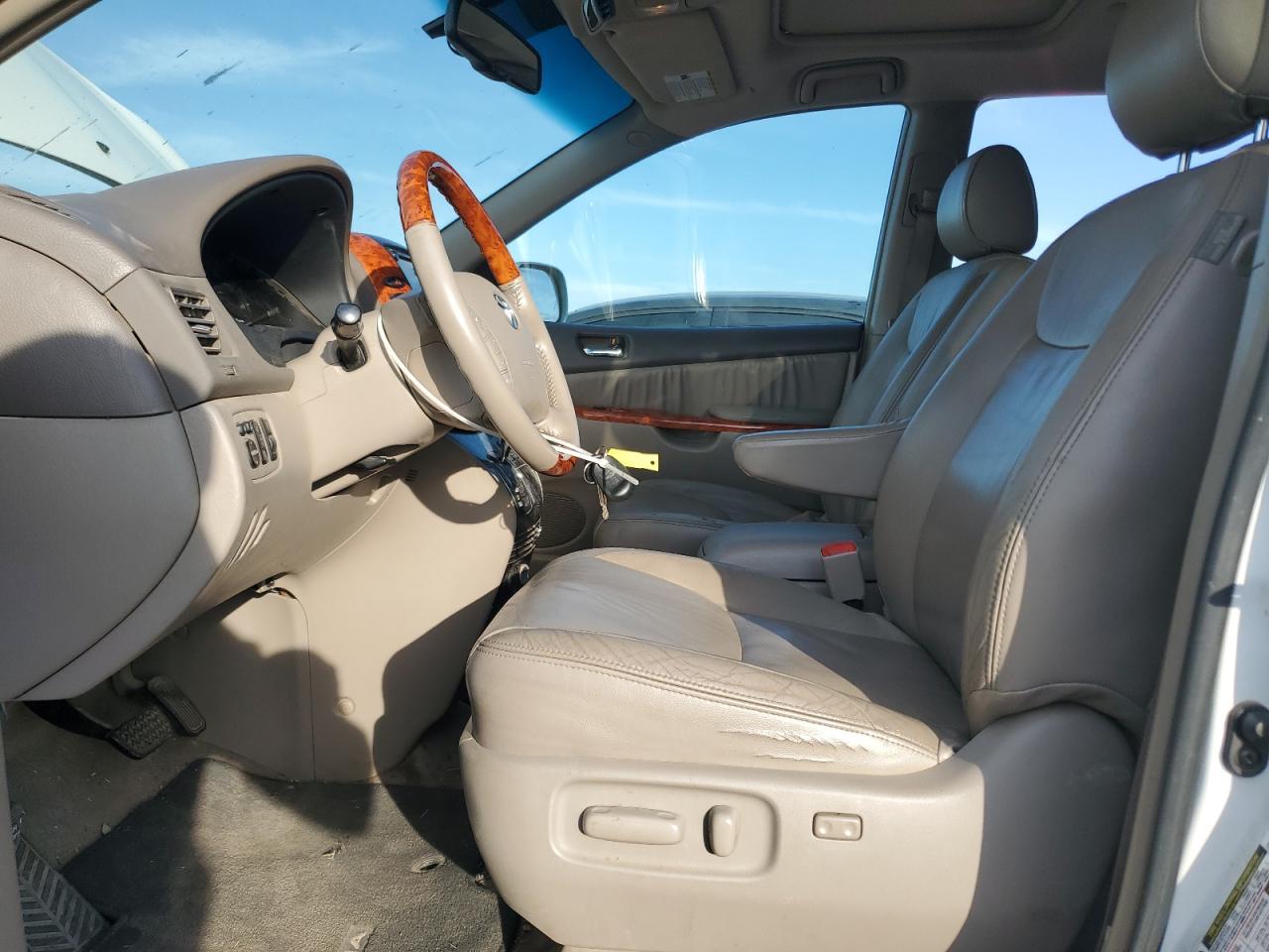 2008 Toyota Sienna Xle - Image 7