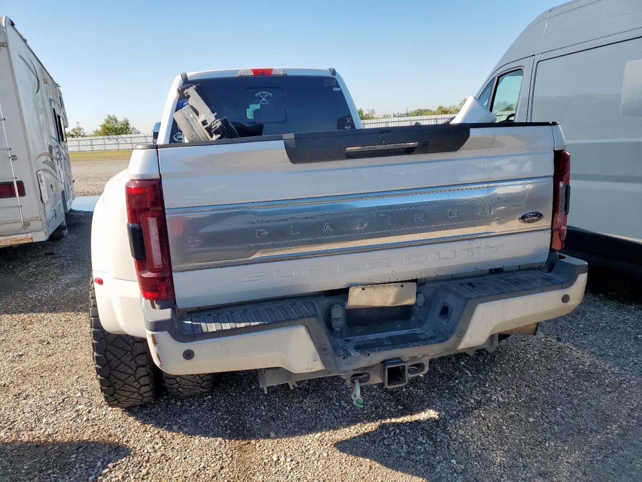 2017 Ford F350 Super Duty - Фото 6