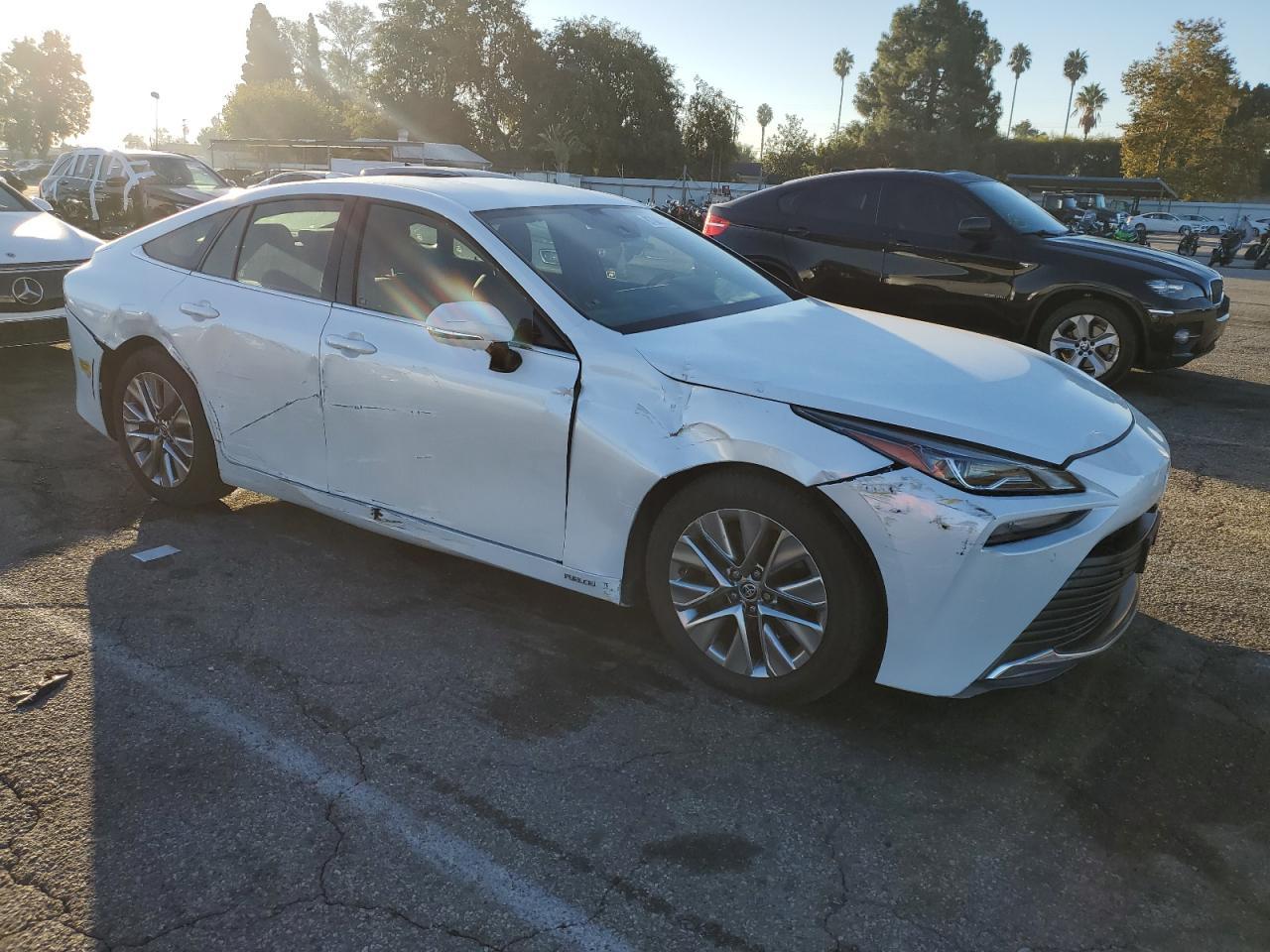 2022 Toyota Mirai Le - Фото 4