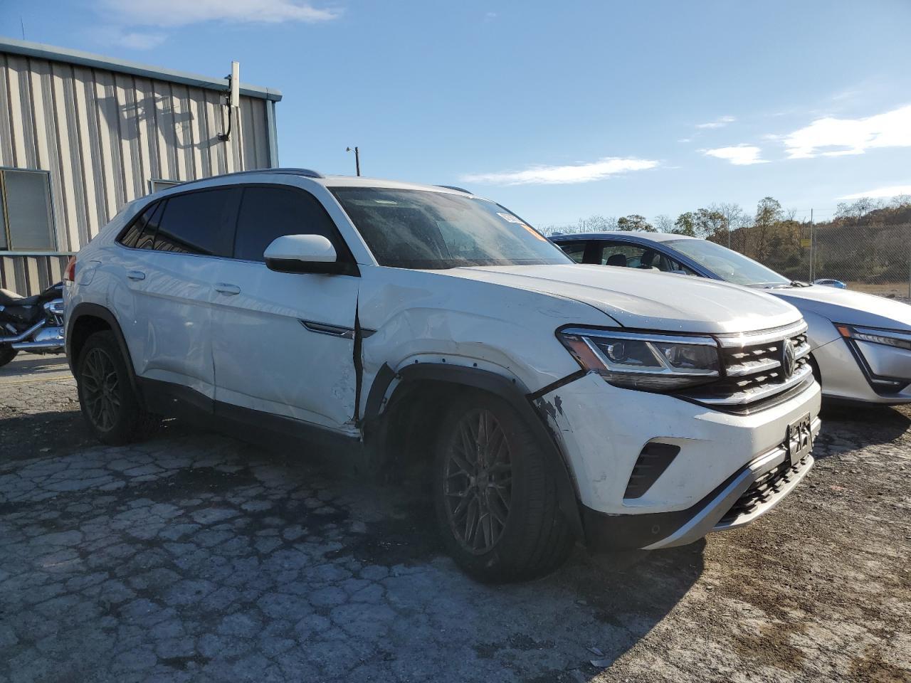 2020 Volkswagen Atlas Cross Sport Se - Image 4
