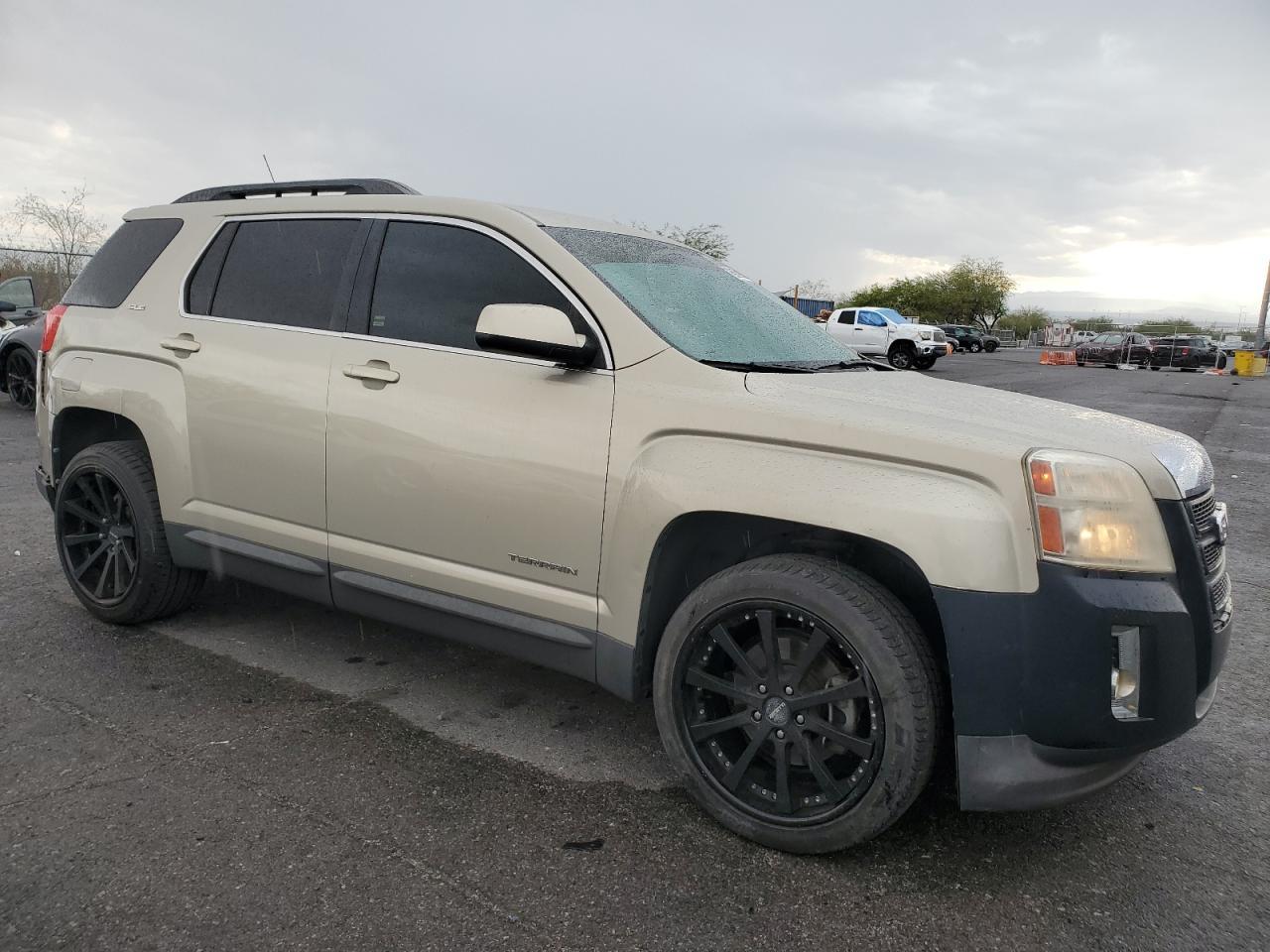 2010 GMC Terrain Sle - Image 4