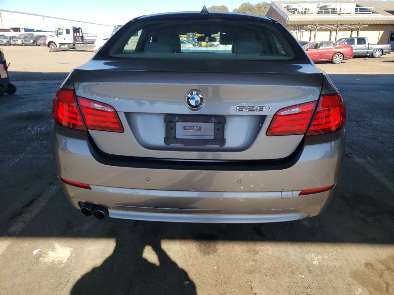 2013 BMW 528 I - Image 6