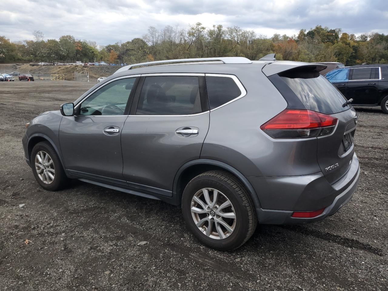 2017 Nissan Rogue S - Фото 2