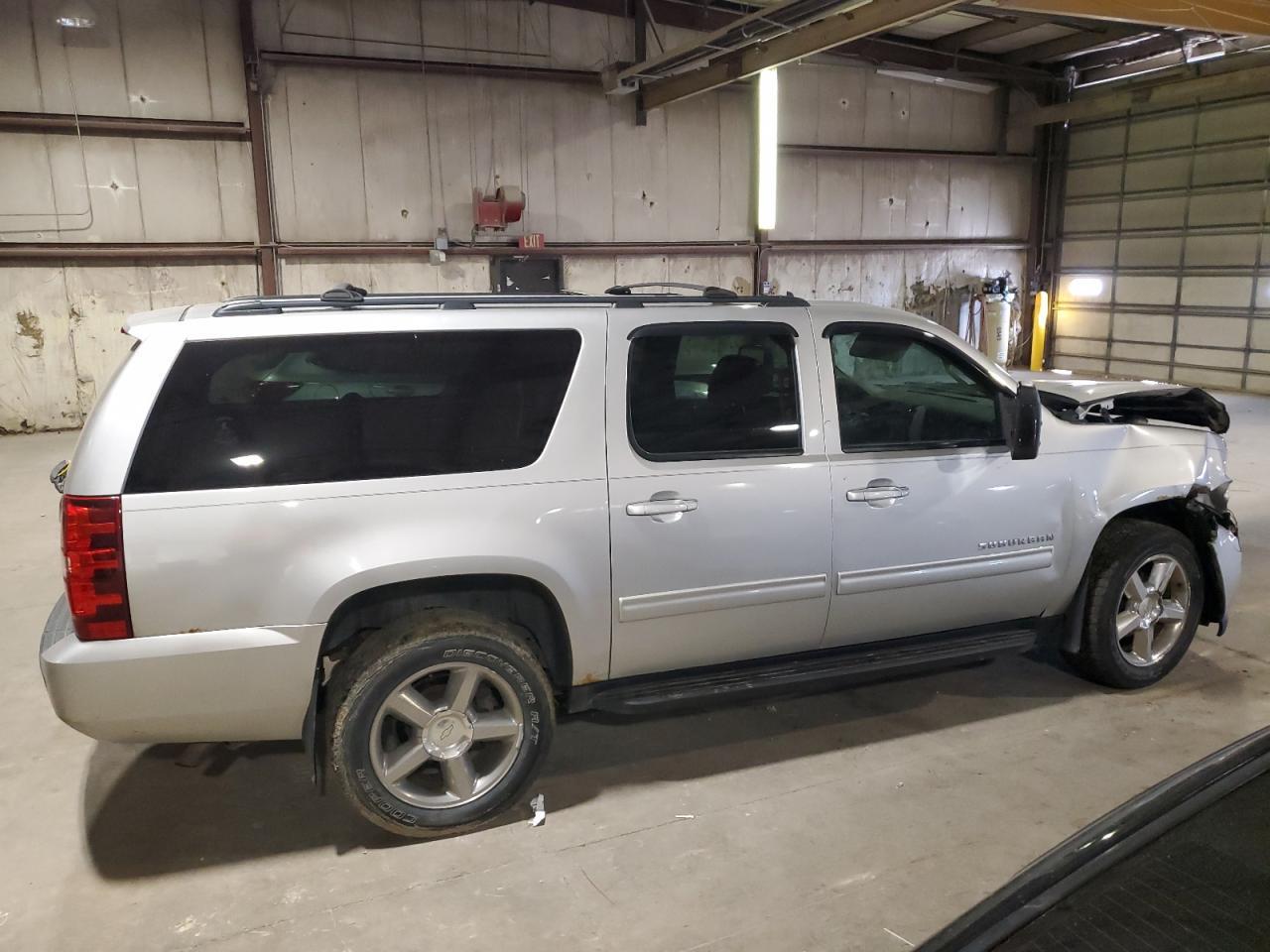 2011 Chevrolet Suburban K1500 Ls - Фото 3