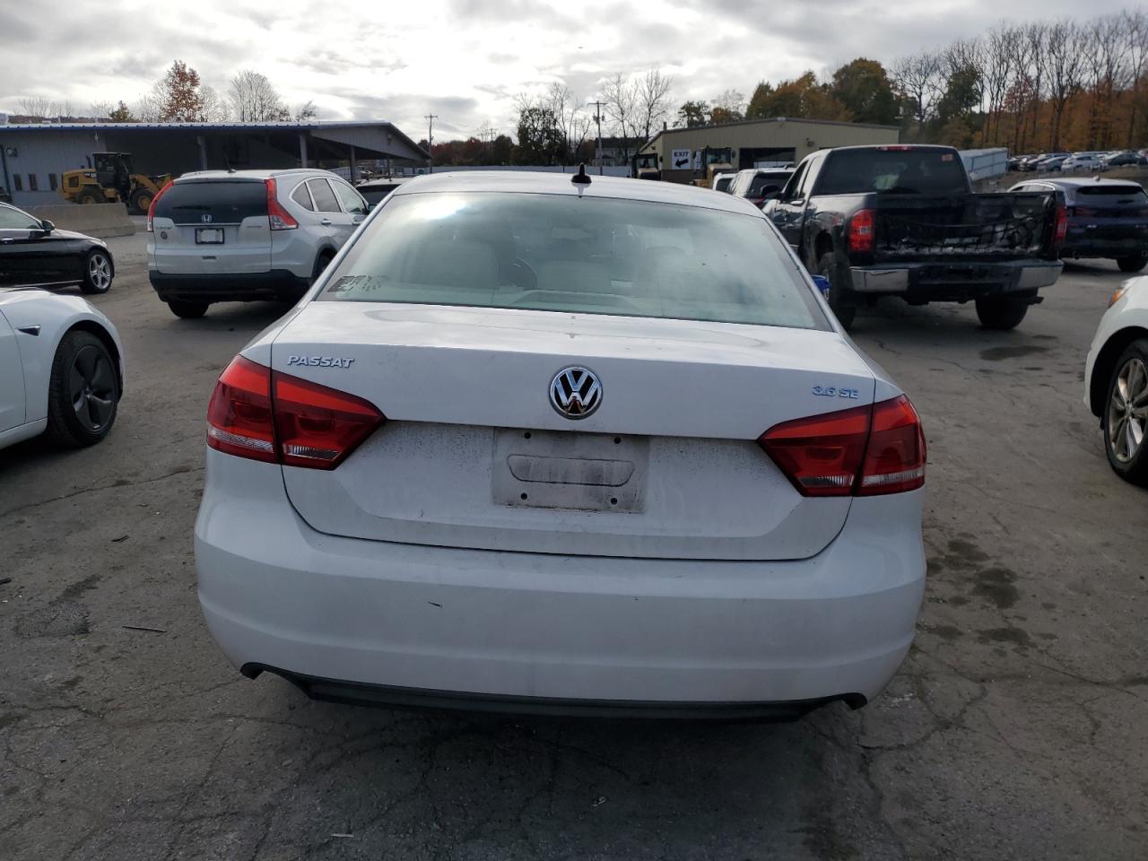 2012 Volkswagen Passat Se - Image 6