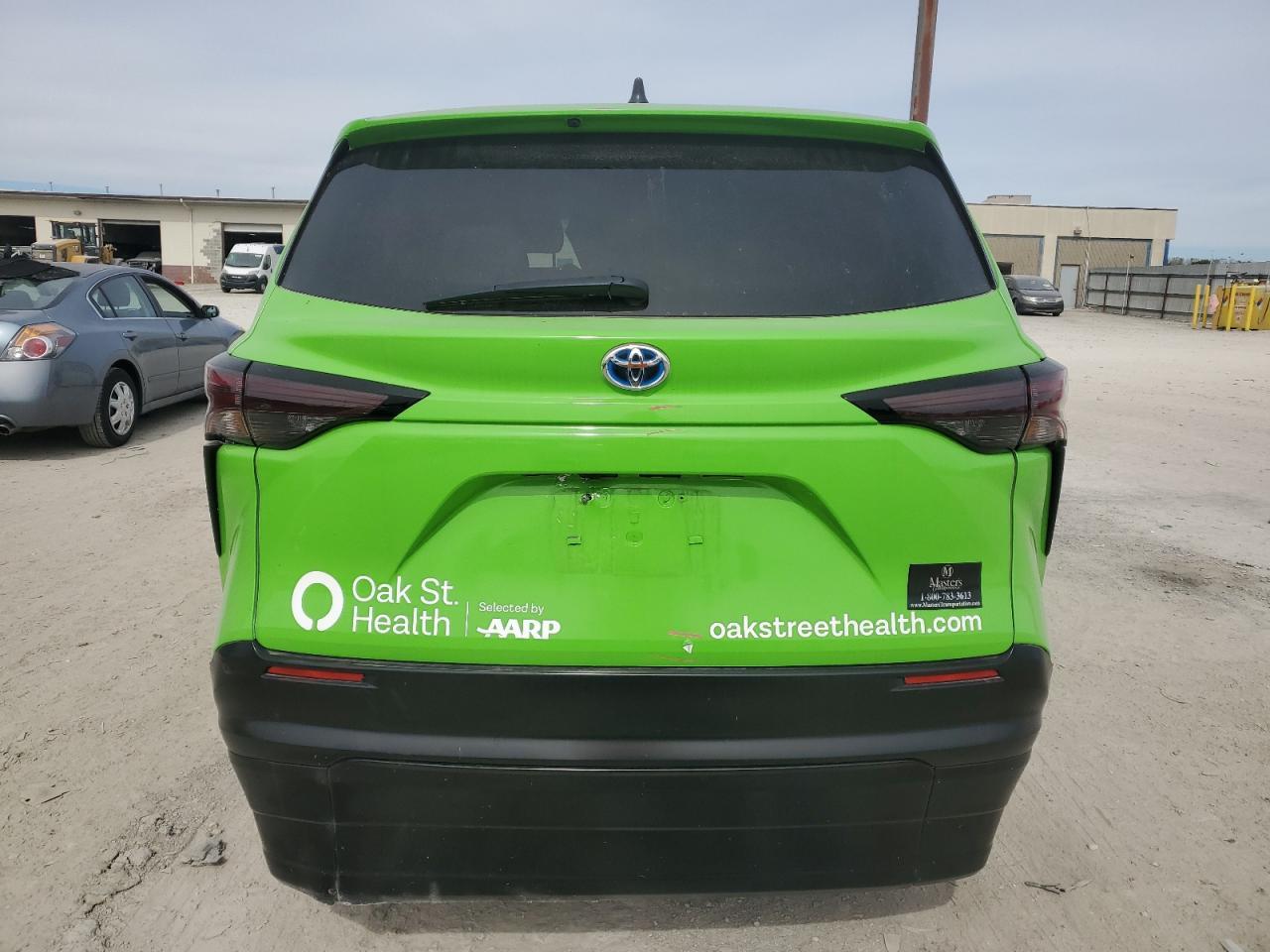 2024 Toyota Sienna Le - Фото 6