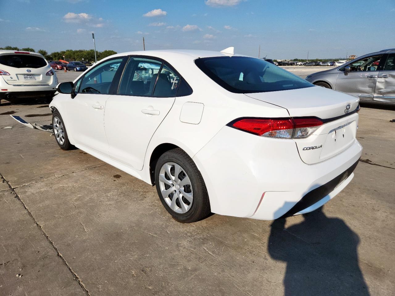 2021 Toyota Corolla Le - Image 2