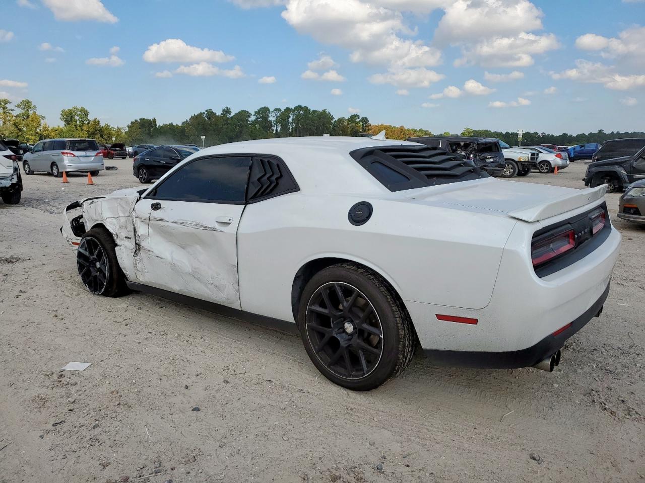 2016 Dodge Challenger R/T - Image 2