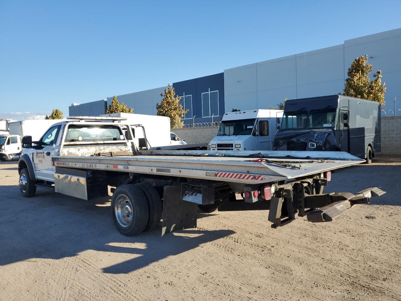 2017 Ford F450 Super Duty - Фото 2