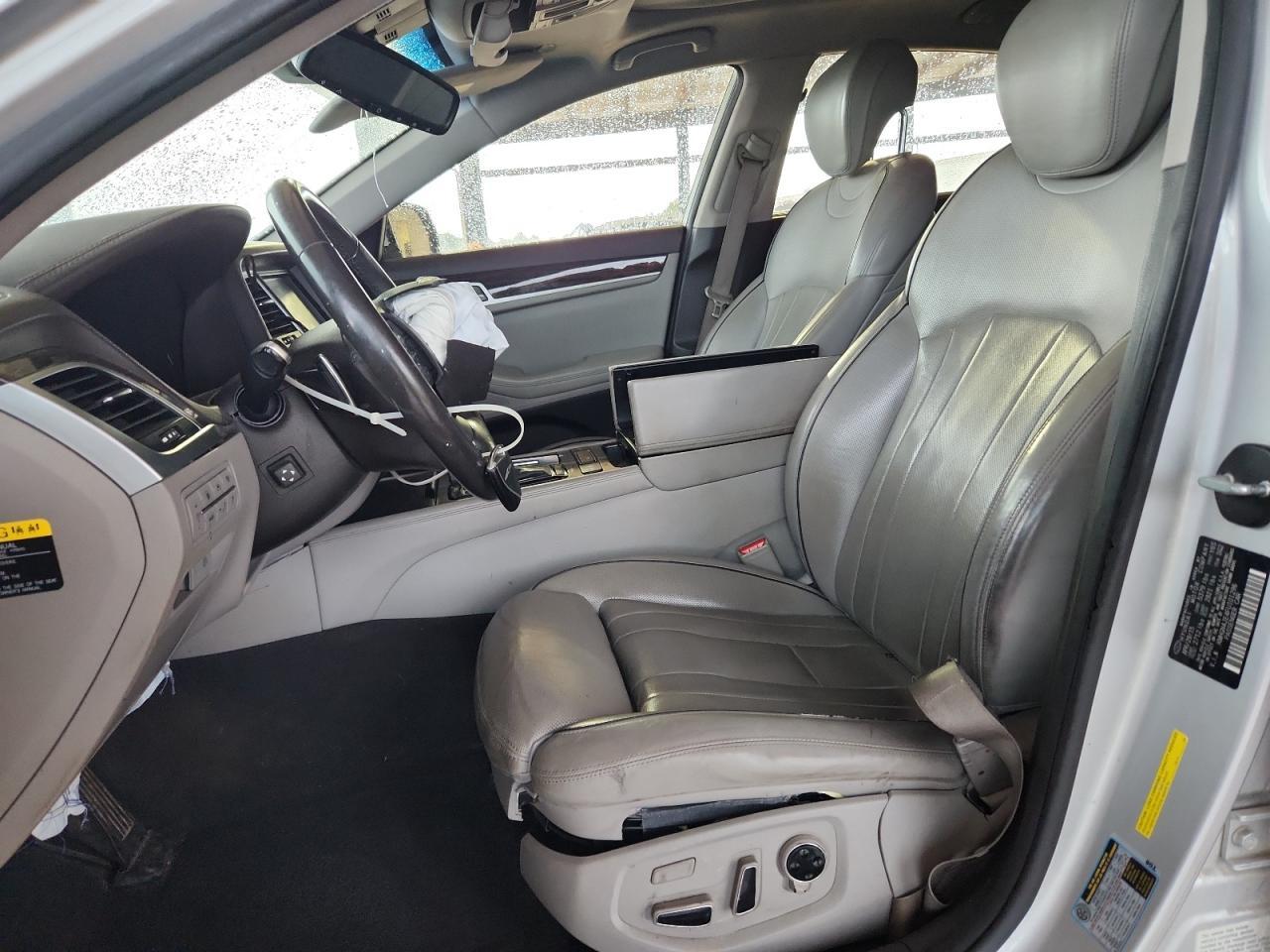 2015 Hyundai Genesis 3.8L - Image 7
