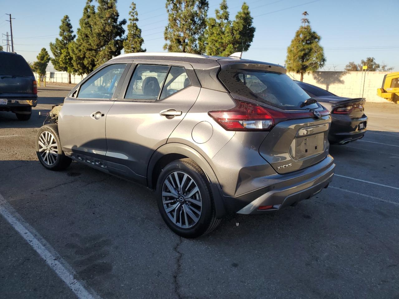 2022 Nissan Kicks Sv - Image 2