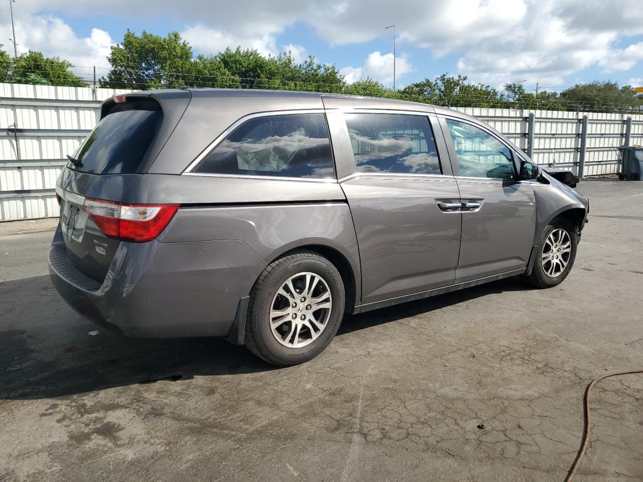 2012 Honda Odyssey Exl - Image 3