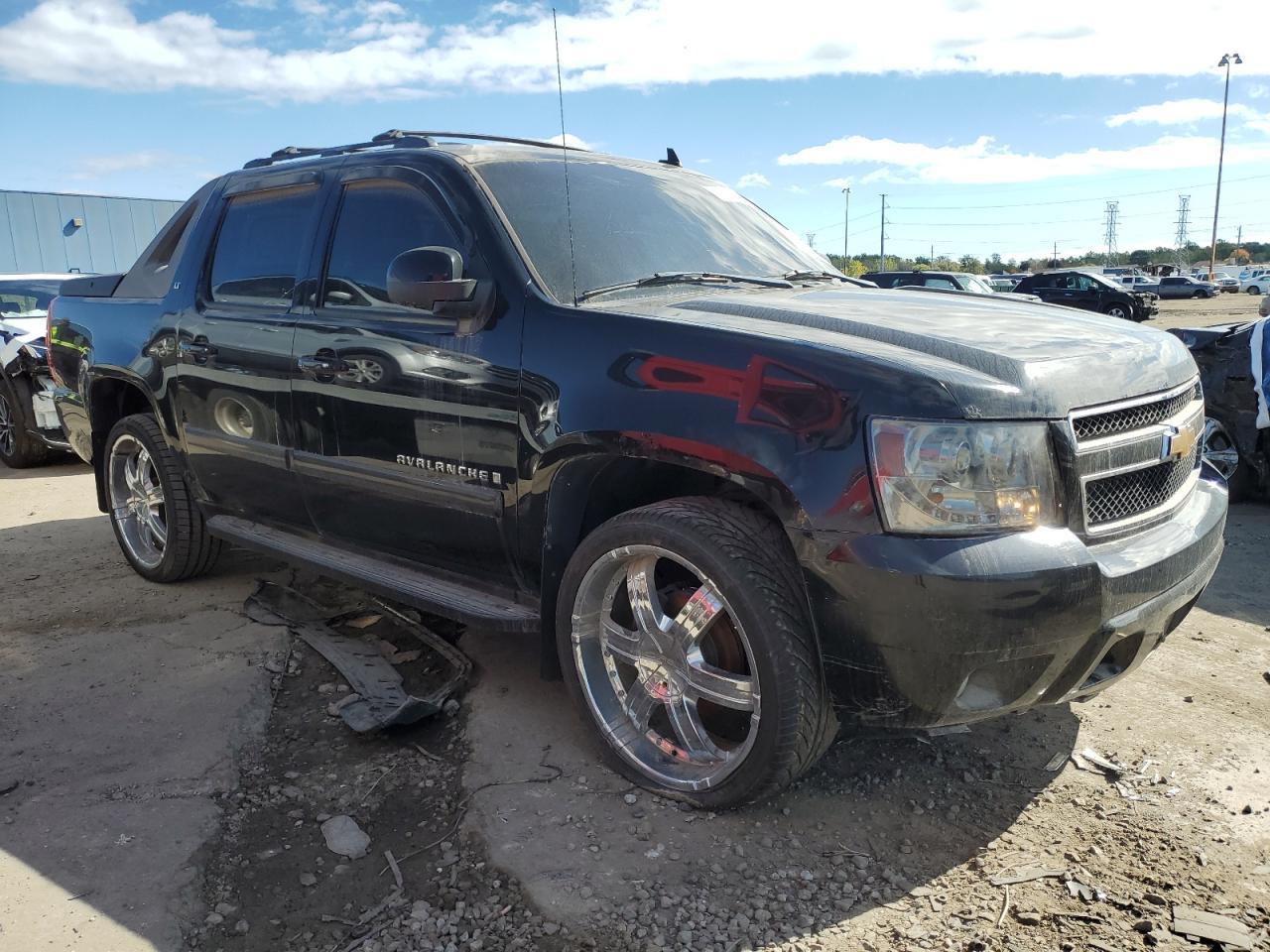 2007 Chevrolet Avalanche C1500 - Image 4
