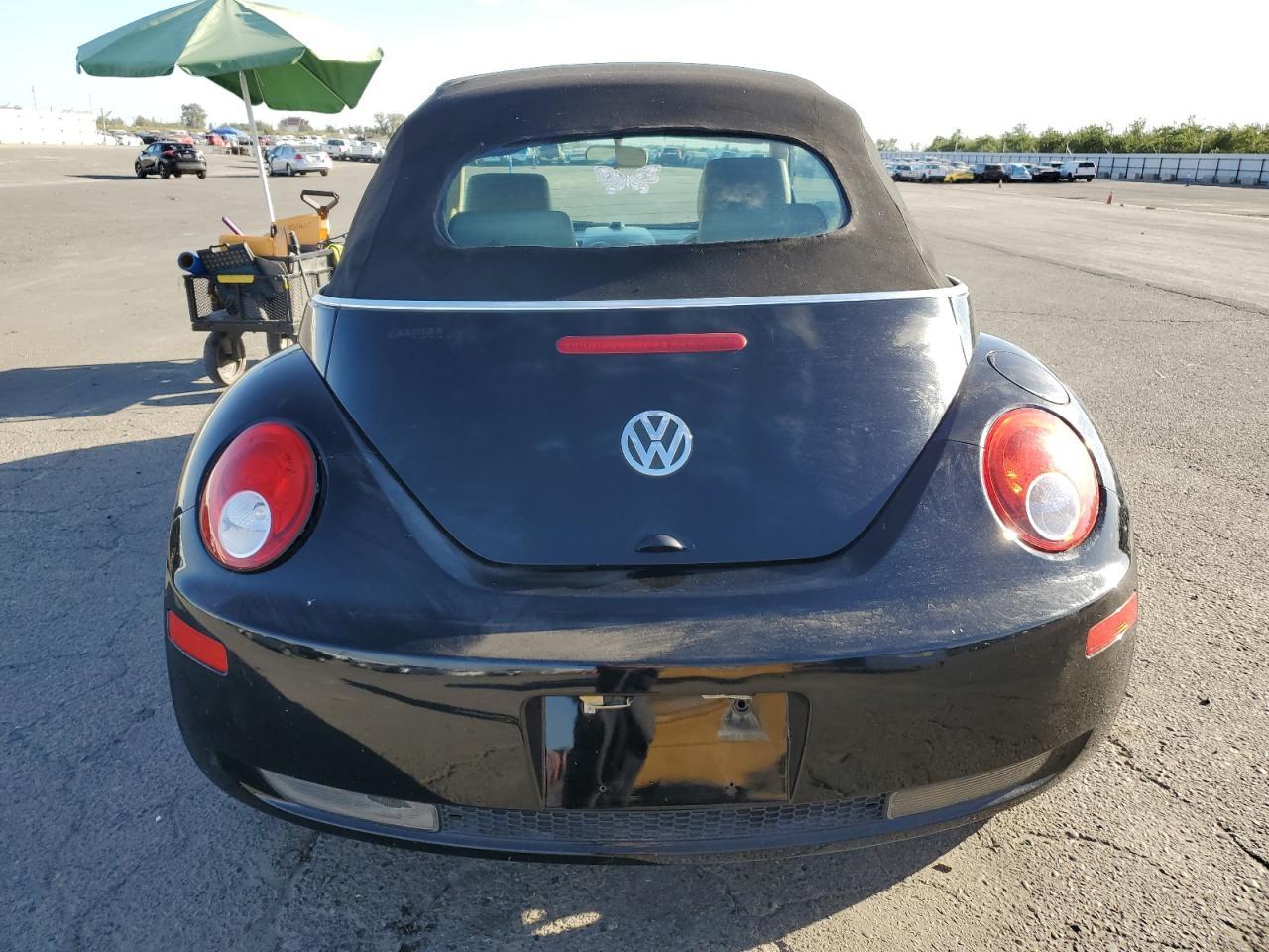 2008 Volkswagen New Beetle Convertible S - Фото 6