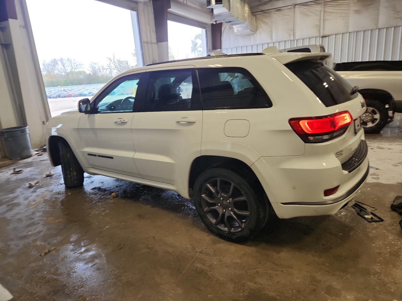 2020 Jeep Grand Cherokee Overland - Фото 2