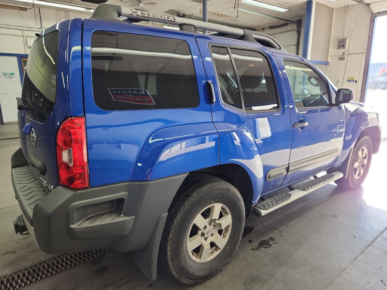2015 Nissan Xterra X - Image 3