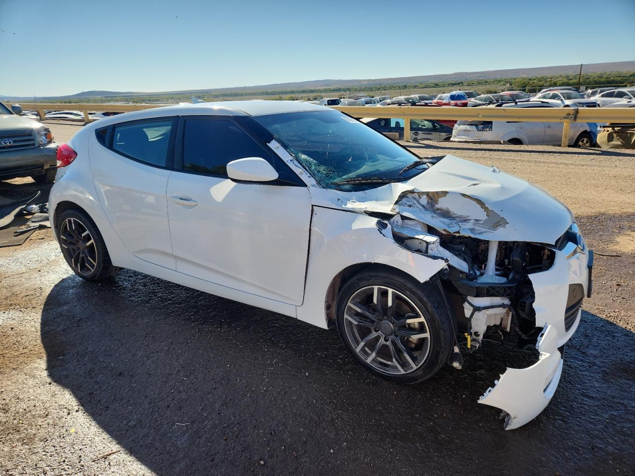 2014 Hyundai Veloster Base - Фото 4