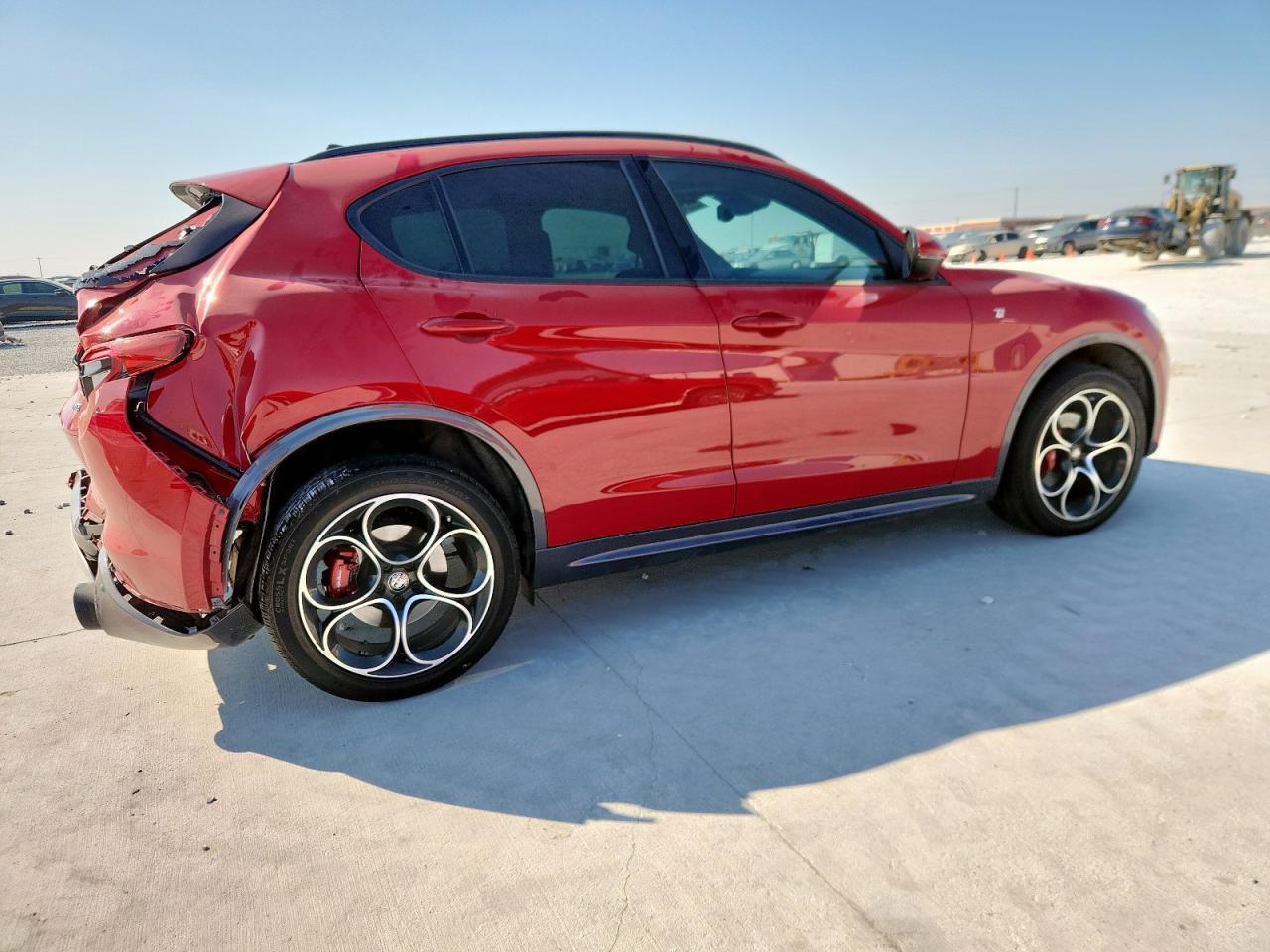 2022 Alfa Romeo Stelvio Ti - Image 3