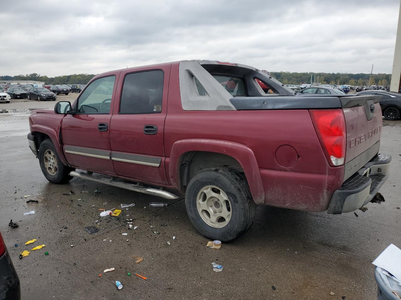 2005 Chevrolet Avalanche C1500 - Image 2