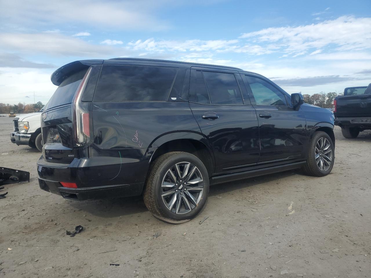 2022 Cadillac Escalade Sport - Image 3