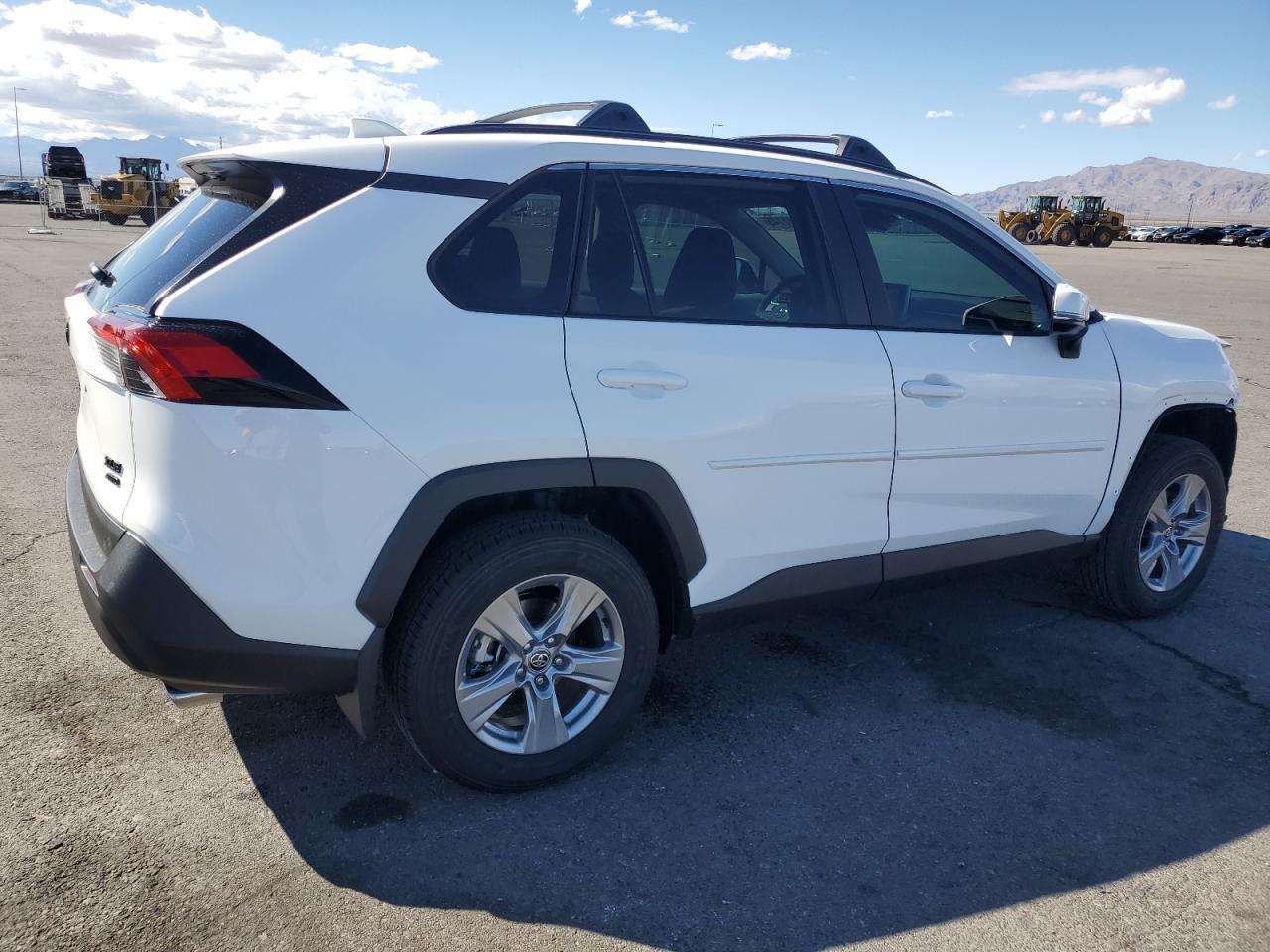 2025 Toyota Rav4 Xle - Фото 3