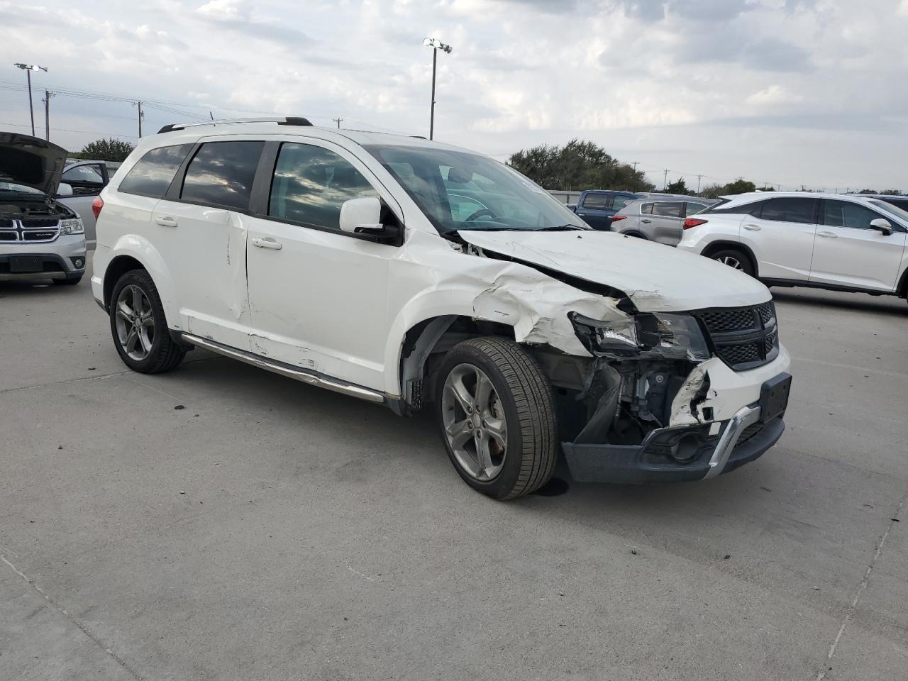 2017 Dodge Journey Crossroad - Image 4