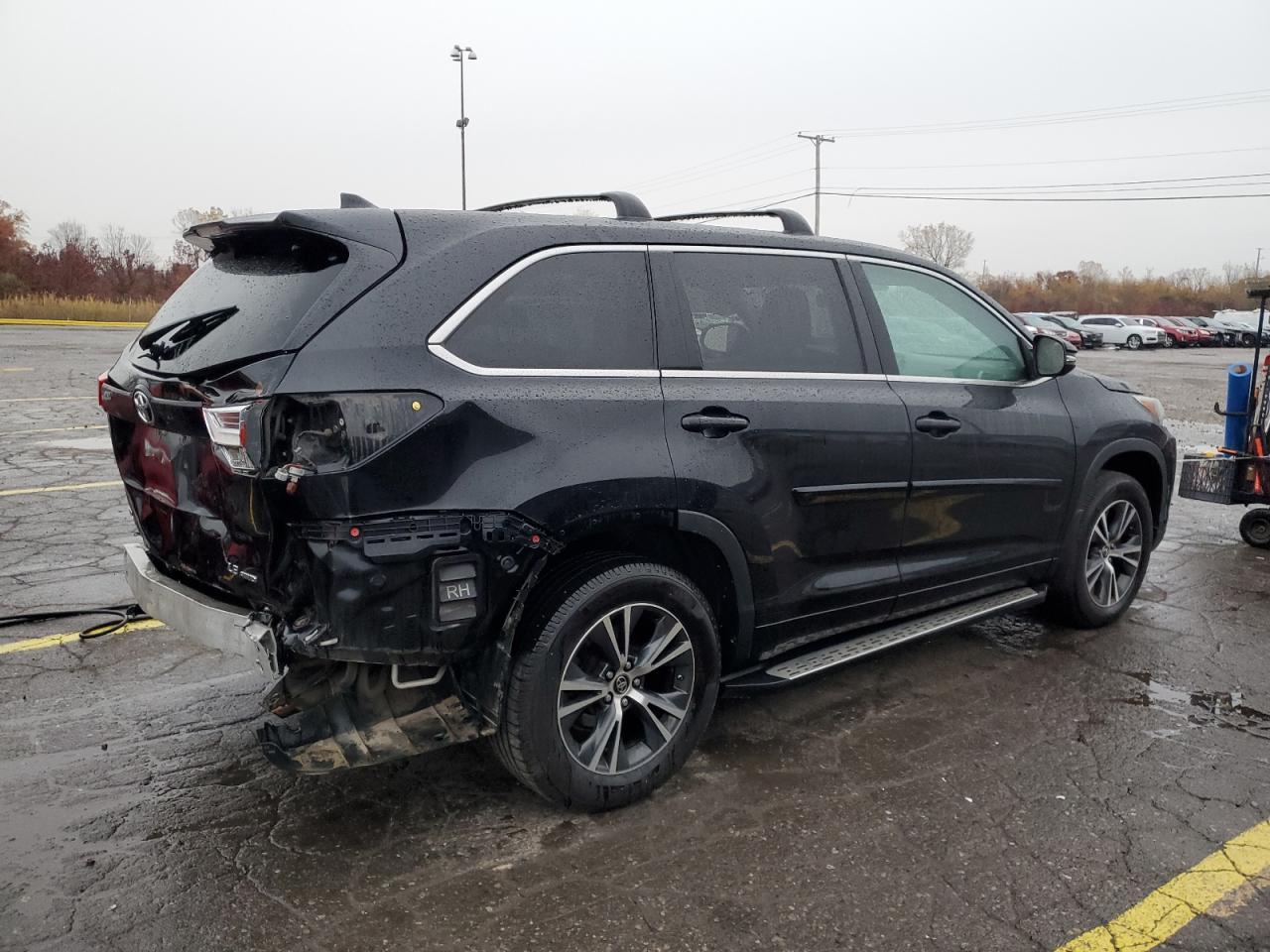 2017 Toyota Highlander Le Plus - Фото 3