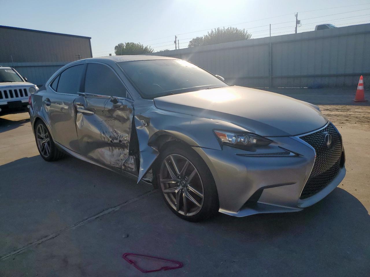 2016 Lexus Is 200T - Фото 4
