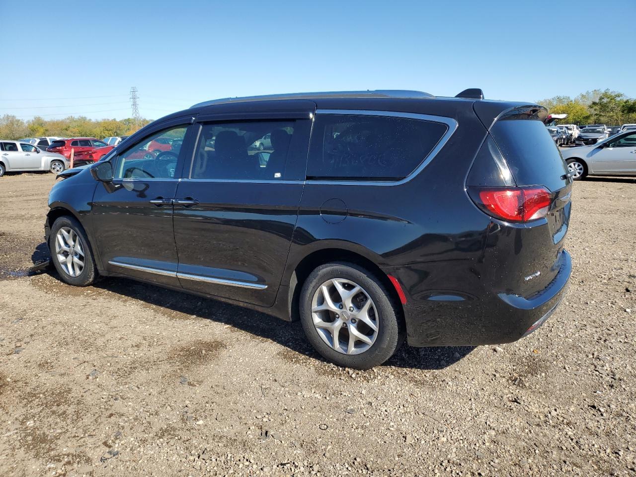 2017 Chrysler Pacifica Touring L Plus - Фото 2