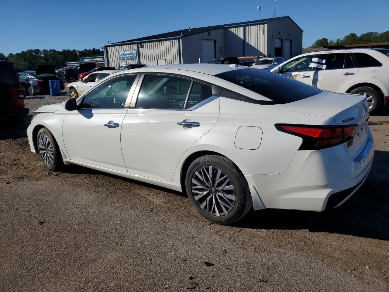 2023 Nissan Altima Sv - Image 2