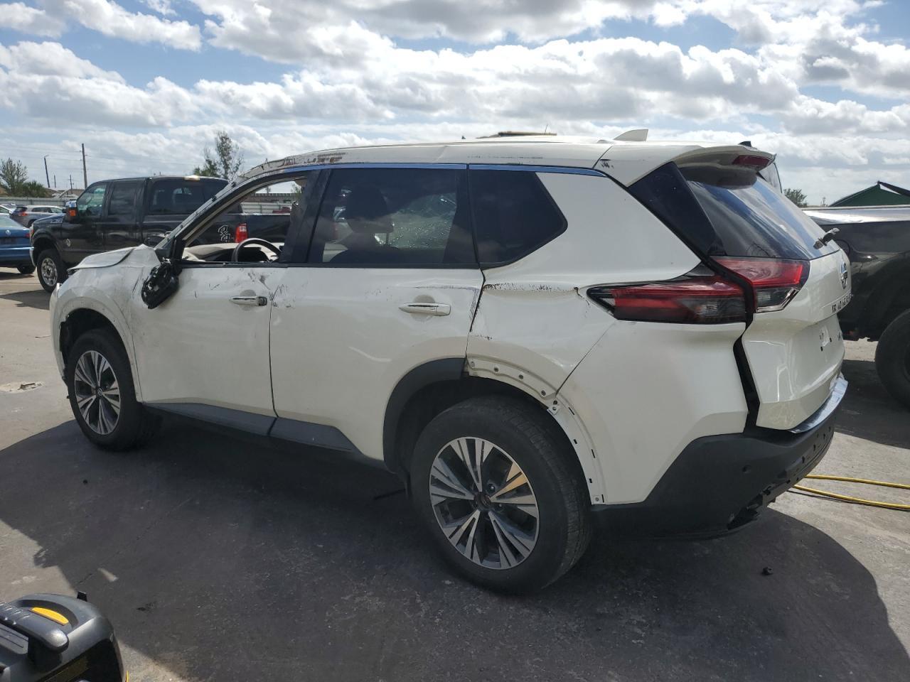 2021 Nissan Rogue Sv - Фото 2