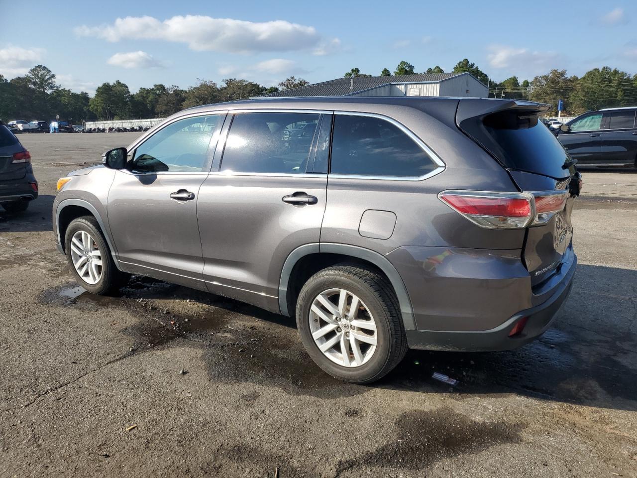 2015 Toyota Highlander Le - Фото 2