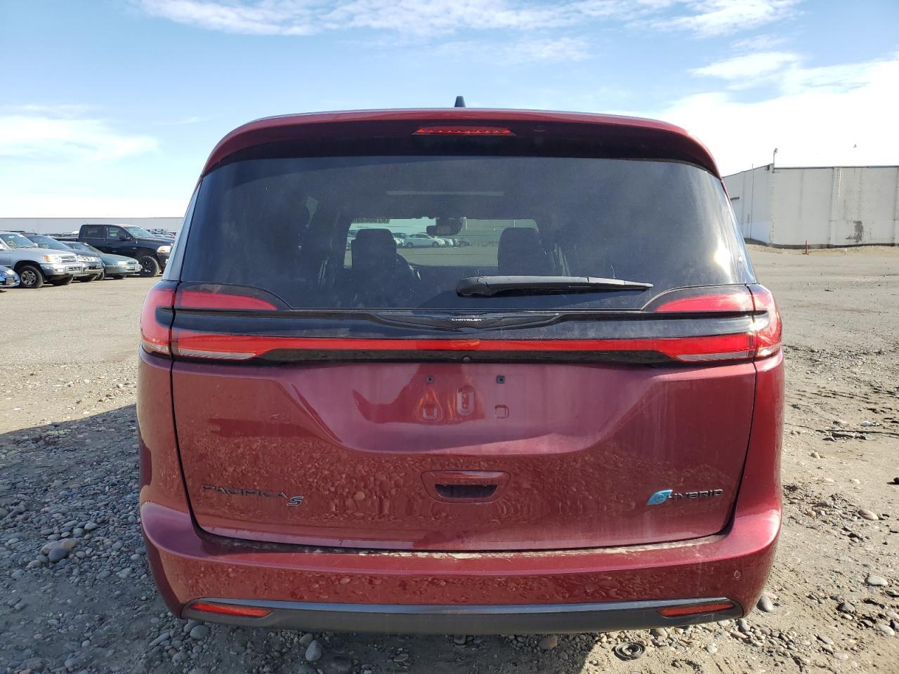 2023 Chrysler Pacifica Hybrid Limited - Image 6