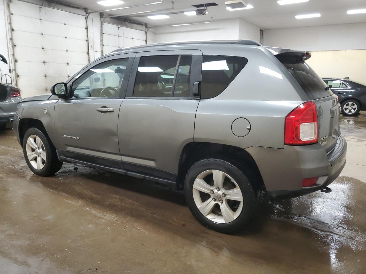 2012 Jeep Compass Latitude - Фото 2