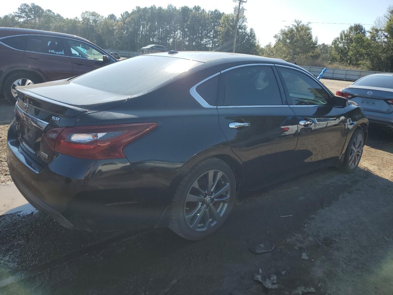2018 Nissan Altima 2.5 - Image 3