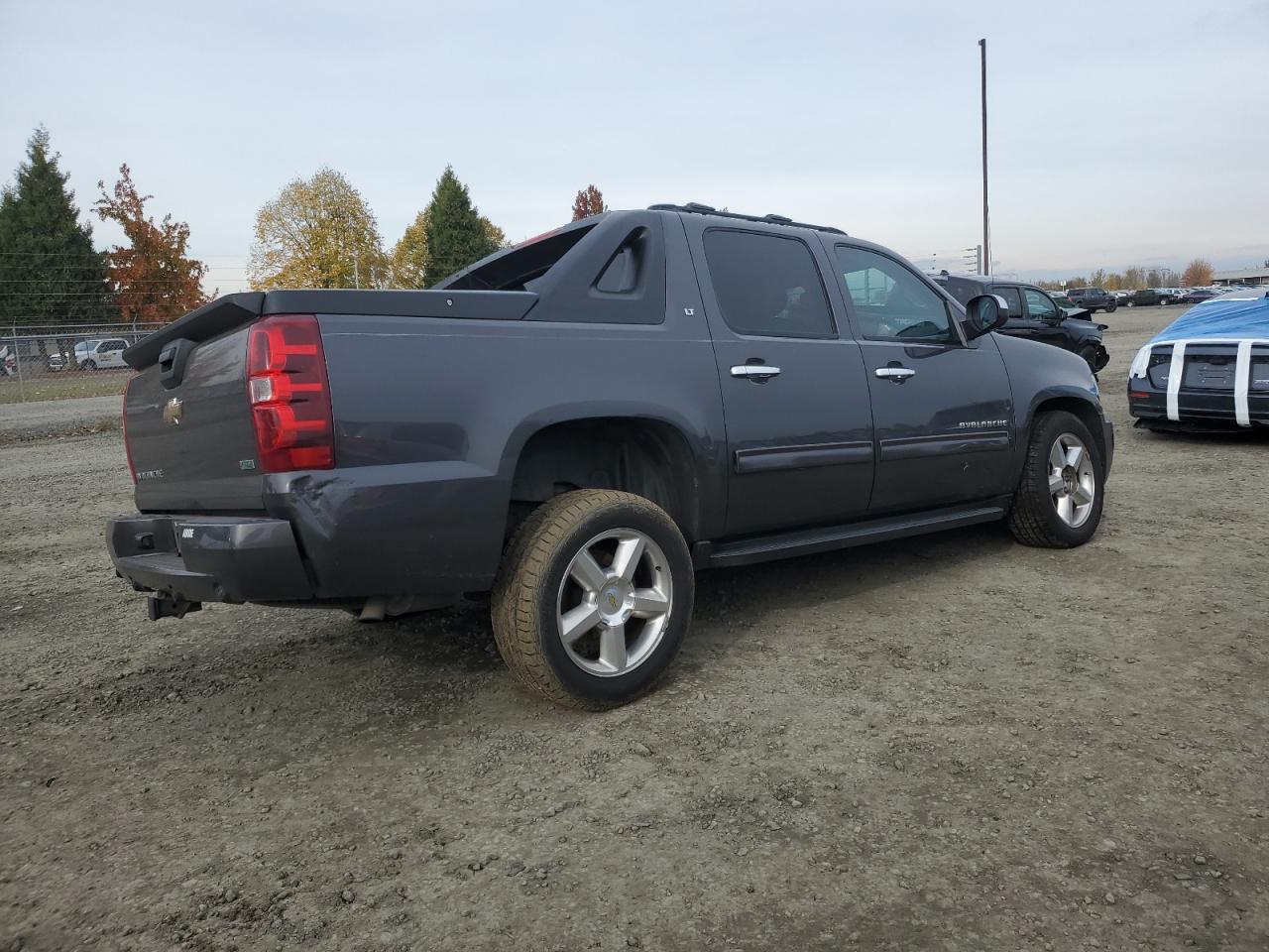 2011 Chevrolet Avalanche Lt - Фото 3