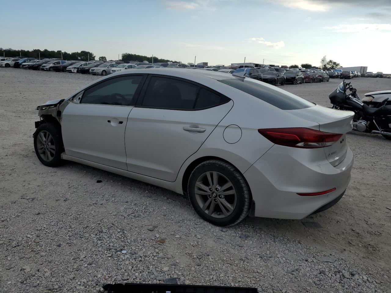 2017 Hyundai Elantra Se - Фото 2