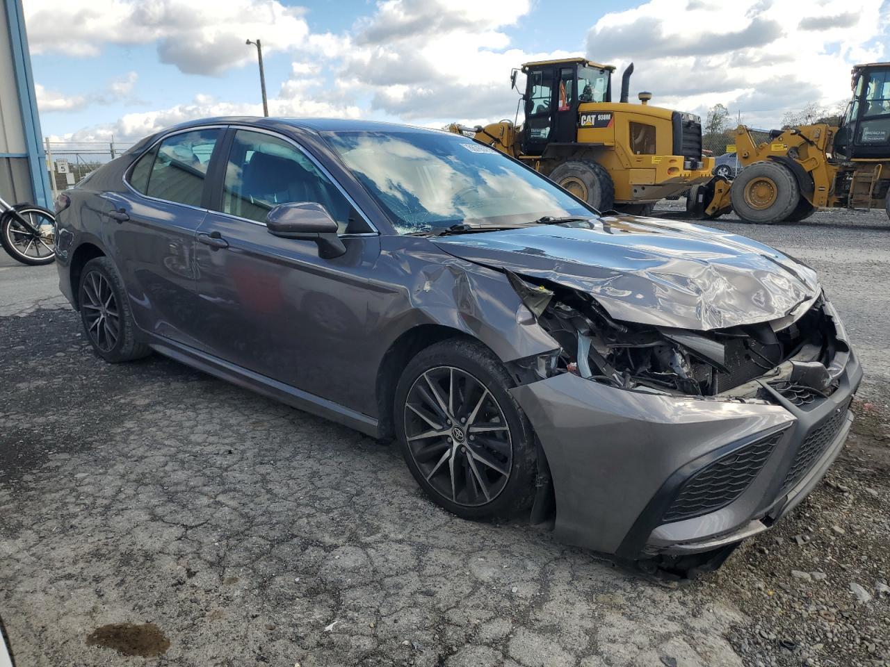 2021 Toyota Camry Se - Фото 4