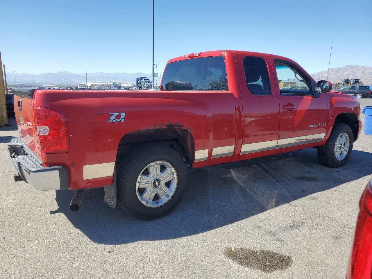2008 Chevrolet Silverado K1500 - Image 3