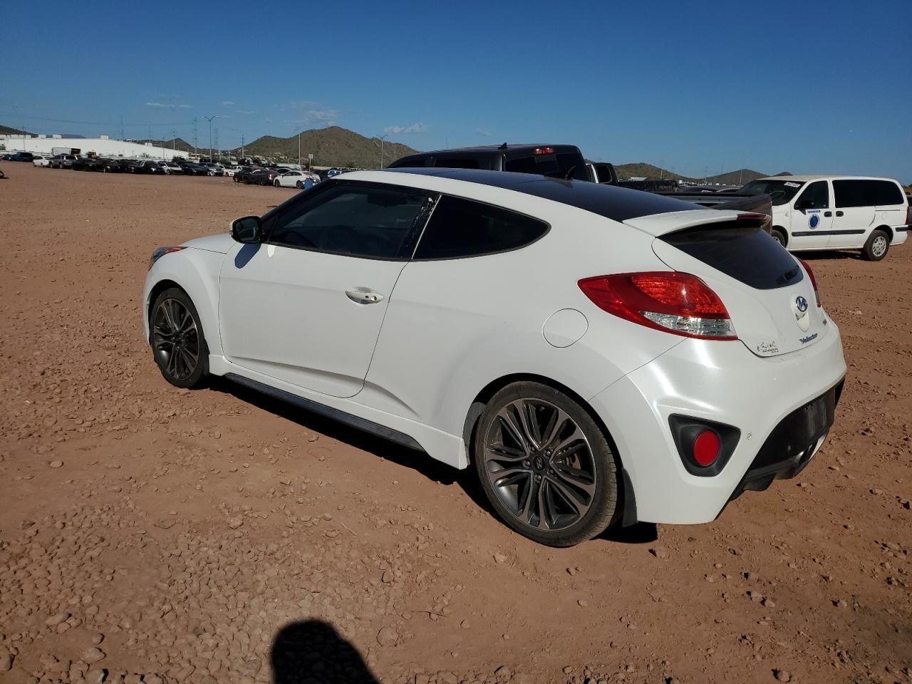 2016 Hyundai Veloster Turbo - Image 2