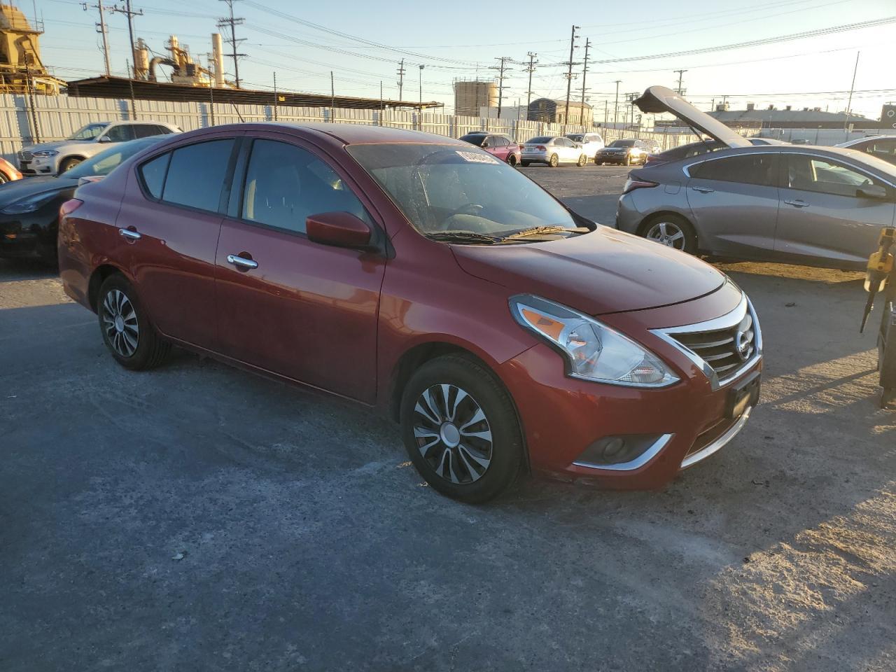 2018 Nissan Versa S - Фото 4