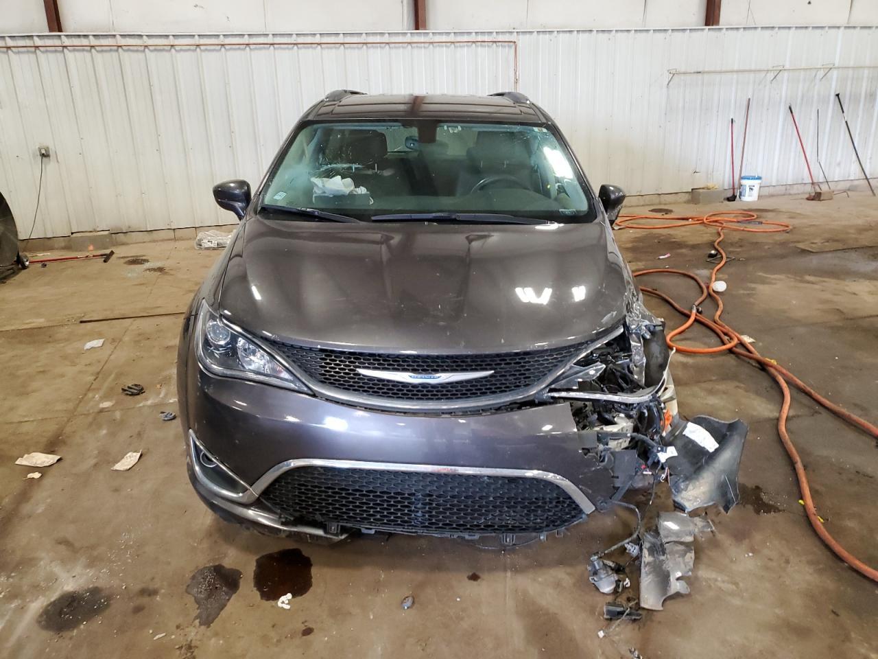 2018 Chrysler Pacifica Touring L Plus - Фото 5