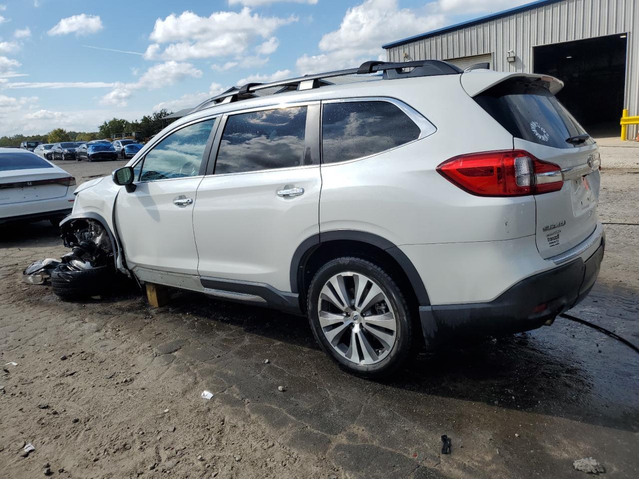 2021 Subaru Ascent Touring - Фото 2