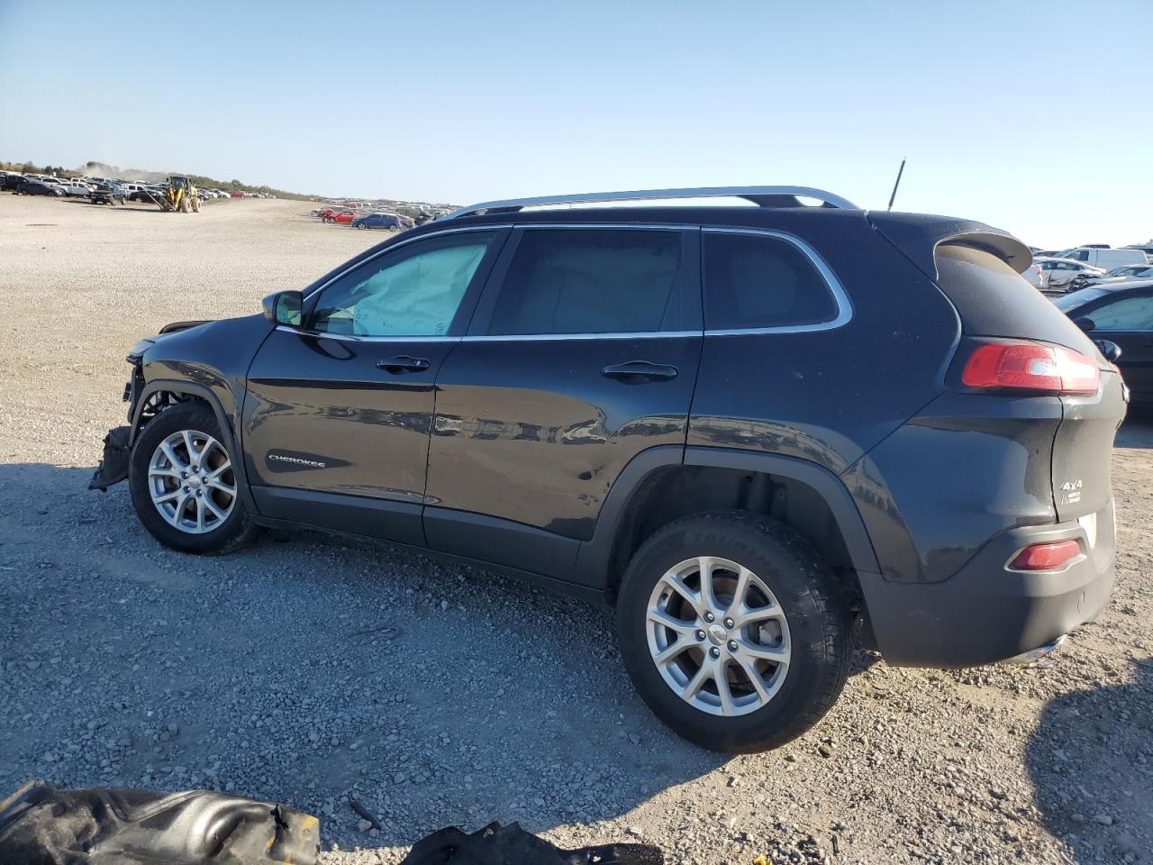 2016 Jeep Cherokee Latitude - Фото 2