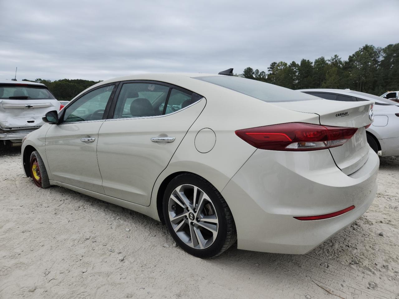 2017 Hyundai Elantra - Фото 2