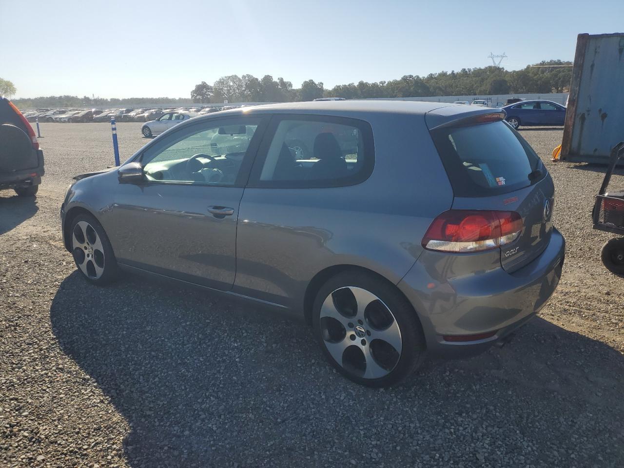 2013 Volkswagen Golf - Image 2